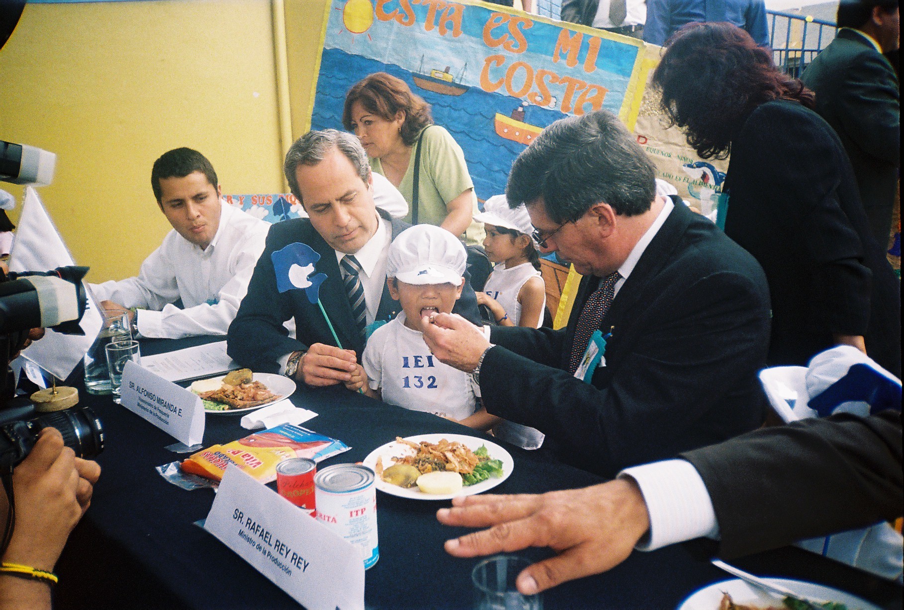 ACCIONES DE PROMOCION DEL CONSUMO Y EDUCACION AL CONSUMIDOR ORIENTADAS A NIÑOS